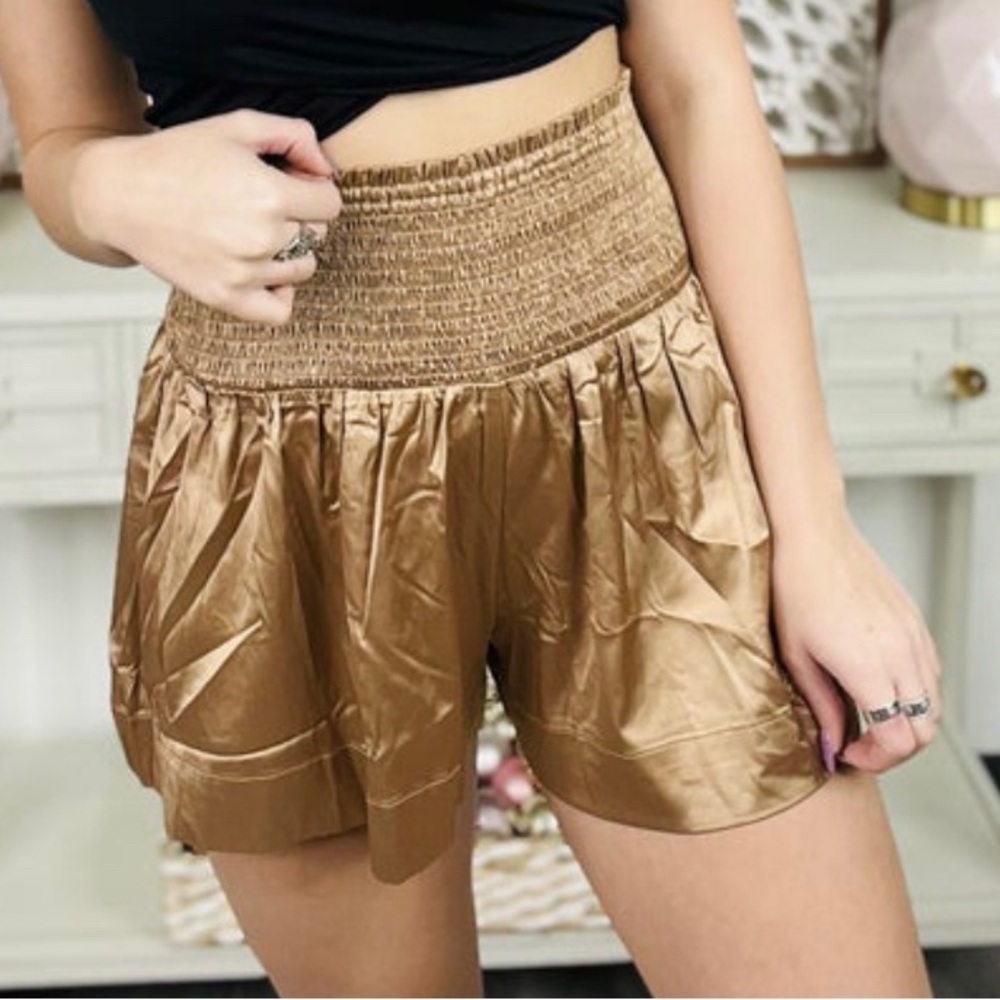 ⭐️ Brand New -TCEC - Womans Small Bronze smocked Shorts